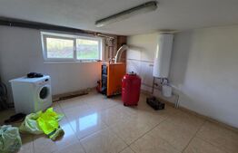 Casa de vanzare, cu 4 dormitoare si 10 arii teren, zona Unirea