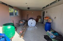Casa de vanzare, cu 4 dormitoare si 10 arii teren, zona Unirea