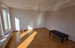 Casa de vanzare, cu 4 dormitoare si 10 arii teren, zona Unirea