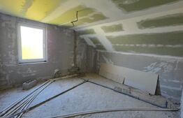 Casa de vanzare, cu 4 dormitoare si 10 arii teren, zona Unirea