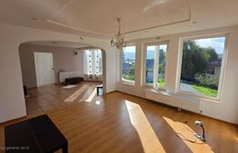 Casa de vanzare, cu 4 dormitoare si 10 arii teren, zona Unirea