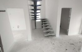 Casa 111 mp,pe 2 nivele cu 4 camere,570 mp teren,zona Valea Jelnei