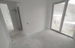 Casa 111 mp,pe 2 nivele cu 4 camere,570 mp teren,zona Valea Jelnei