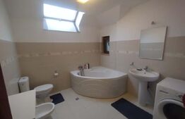 Casa 270 mp+teren 322 mp, 6 camere+cabinet stomatologic-zona Centrala 