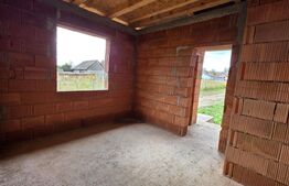  Casă  pe un nivel, 3 camere, 100 mp și teren generos de 500 mp - zona Unirea