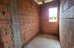  Casă  pe un nivel, 3 camere, 100 mp și teren generos de 500 mp - zona Unirea