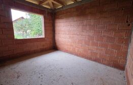  Casă  pe un nivel, 3 camere, 100 mp și teren generos de 500 mp - zona Unirea