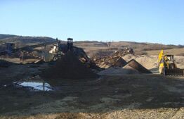 Balastiera functionala,utilaje,hala,6 hectare de teren,zona Mocod