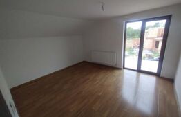 Casa de 140 mp, pe 2 nivele, 4 camere, oras Beclean