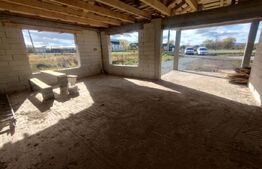 Casa cu 4 camere, 153 mp utili, teren 1000 mp extravilan, utilitati, zona Jelna