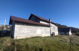 Casa 5 camere,2 nivele,150 mp,1500 mp de teren,zona Dealu Jelnei