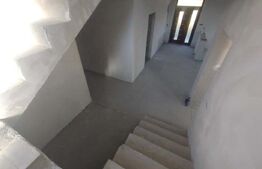 Casa 5 camere,2 nivele,150 mp,1500 mp de teren,zona Dealu Jelnei