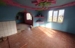 Casa cu 6 camere pe 2 nivele cu 150 mp utili si 1000 mp de teren,oras Nasaud