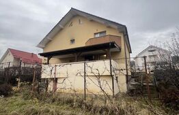 Casa pe 2 nivele, aproape de natura, pe 7.5 ar