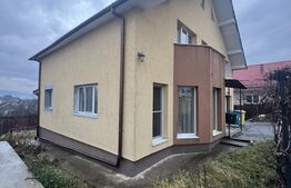 Casa pe 2 nivele, aproape de natura, pe 7.5 ar