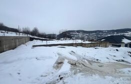 Teren intravilan, 4,5 ari cu fundație, casa pregătită, zona Ghinda