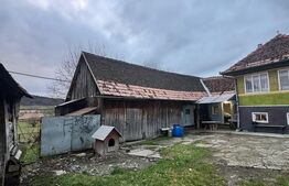 Casă tradițională bătrânească în Galatii Bistriței, cu teren generos și anexe 