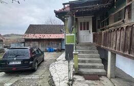 Casă tradițională bătrânească în Galatii Bistriței, cu teren generos și anexe 