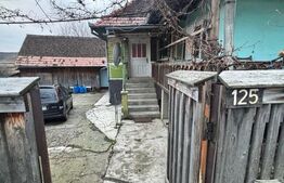 Casă tradițională bătrânească în Galatii Bistriței, cu teren generos și anexe 