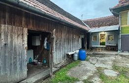 Casă tradițională bătrânească în Galatii Bistriței, cu teren generos și anexe 