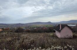 Teren intravilan 700 mp, cu toate utilitățile – priveliște deosebită