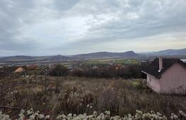 Teren intravilan 700 mp, cu toate utilitățile – priveliște deosebită