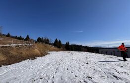 Teren de vânzare la Colibița – cu vedere panoramică spre lac și POTENȚIAL TURIST