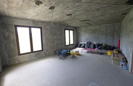 Casă spațioasă de vânzare, cu 4 camere, 150 mp, Bistrita, zona Sigmir