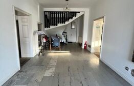 Investiție Premium: Bistro, Casă și Birouri în Centrul Istoric