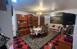 Proprietate versatilă, 4 incaperi, 300 mp, în zona centrală