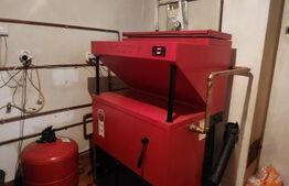 Casa D+P+E, pe Aleea Trifoiului, zona linistita!