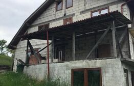 Casa P+E la rosu, teren de 71 ari, Salva