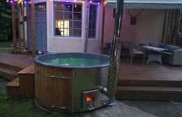 Investiție rară la Colibița – 3 cabane aproape de lac, ideale pentru turism!