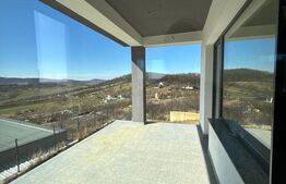 CASA CU 4 CAMERE CU PRIVELISTE PANORAMICA, ZONA LINISTITA 