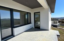 CASA CU 4 CAMERE CU PRIVELISTE PANORAMICA, ZONA LINISTITA 