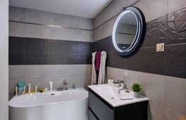Casă de vânzare cu priveliste superba – proprietate ideală pentru două familii 