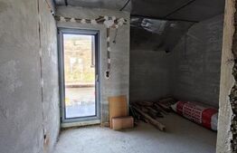 Casă de vânzare cu priveliste superba – proprietate ideală pentru două familii 