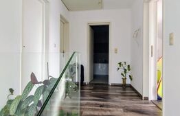 Casă de vânzare cu priveliste superba – proprietate ideală pentru două familii 