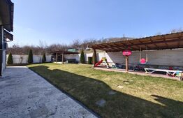 Casă de vânzare cu priveliste superba – proprietate ideală pentru două familii 