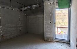 Casă de vânzare cu priveliste superba – proprietate ideală pentru două familii 