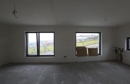 Apartament spațios 110 mp, 2 parcări, terasă și curte, finisat 
