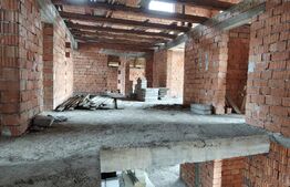 Teren intravilan cu dublu acces + construcție la roșu 500 mp, centura Bistrita