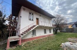 Casă Monument Istoric, Ultracentral Bistrița, 225 mp curte, 2 intrări
