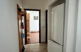 Apartament cu 3 camere, etaj 2, zona Lama