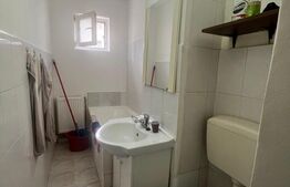 Apartament cu 3 camere, etaj 2, zona Lama