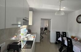 Casă individuala de vânzare, 5 camere, 214 mp, Bistrita