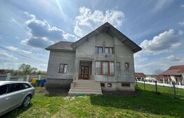 Casă de vânzare, 5 camere, 300 mp + curte de 1000 mp, Bistrita