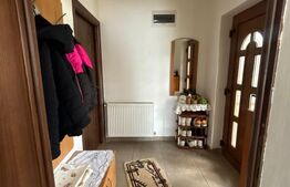 Casă de vânzare, 5 camere, 300 mp + curte de 1000 mp, Bistrita