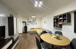 Apartament decomandat cu 3 camere, 2 balcoane, boxa, uscator. Etaj 3. BECLEAN