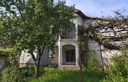 Casă spațioasă de vânzare — Calea Moldovei, zonă rezidențială